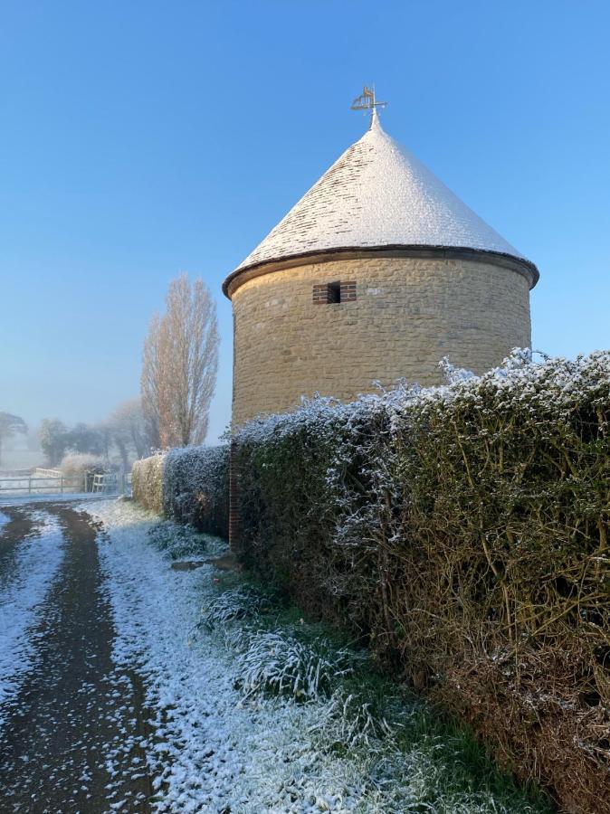 Domaine De Prestal Hotel Le Merlerault Exterior photo