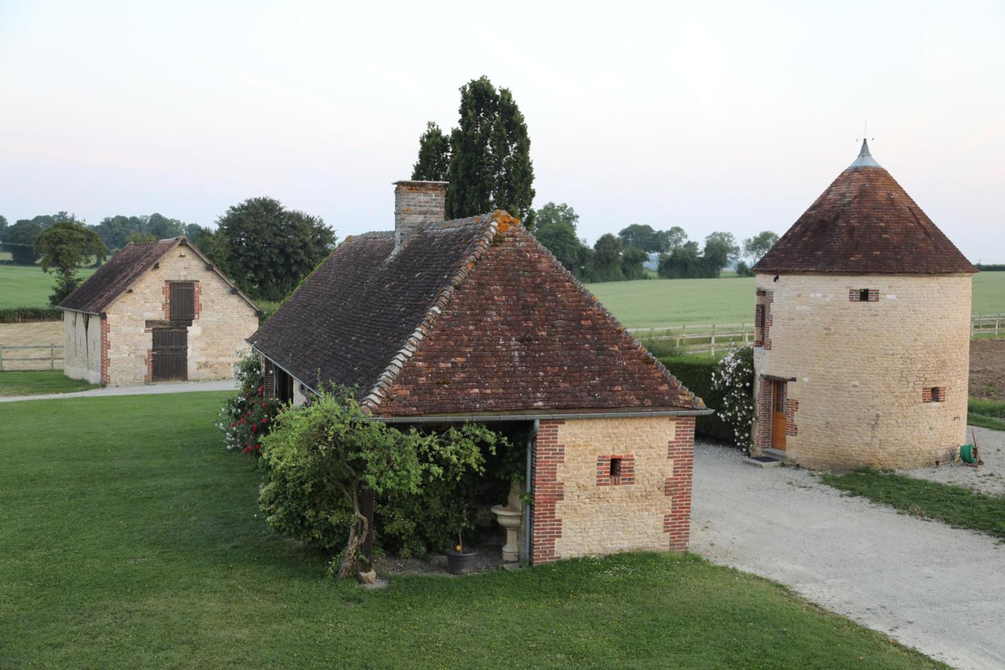 Domaine De Prestal Hotel Le Merlerault Exterior photo